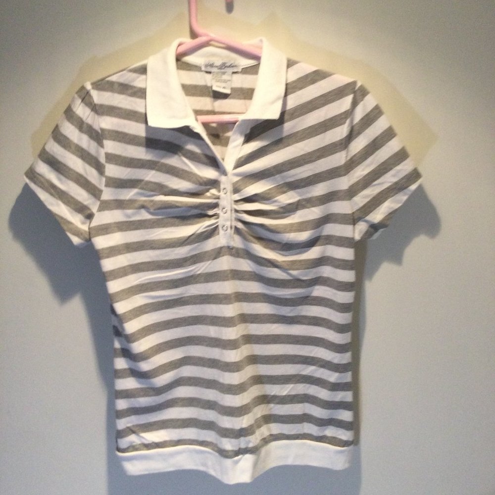 Women Grey and White Stripe Top Size:XL